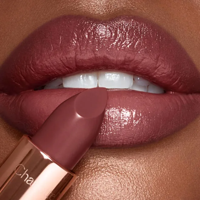 БЕСТСЕЛЕРИ бренду Набори для вуст Charlotte Tilbury PILLOW TALK LIP KIT MAKEUP KIT A Magical Pillow Talk Lipstick and Lip Liner Duo in a Dreamy Shade of Your Choice!